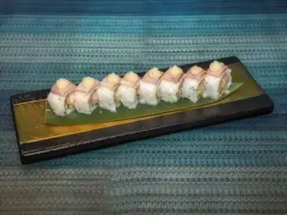 Uramaki truffle ebi