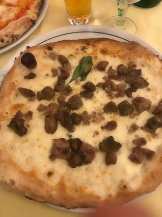 9. Mozzarella, salsiccia di Norcia e crema al tartufo