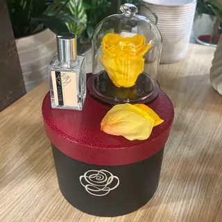 Rosa gialla con profumatore