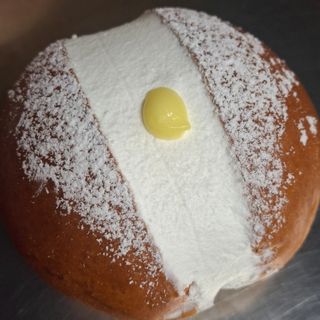 Maritozzi con la panna