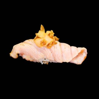 50.NIGIRI SAKE FLAMBE CIPOLLA