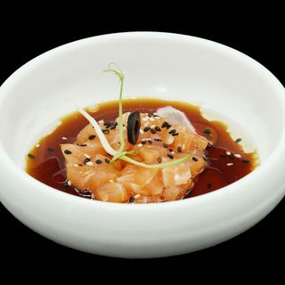 150.TARTARE SALMONE