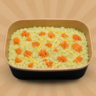 Risotto al sedano verde con tartare di salmone affumicato e zest al limone
