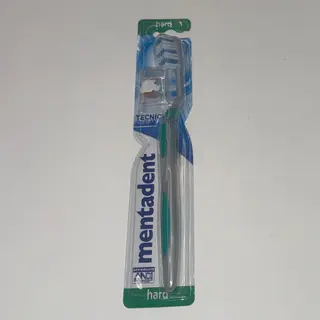Spazzolino denti Mentadent Hard (colore Random)