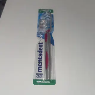 Spazzolino da denti Mentadent Medium (colore random)