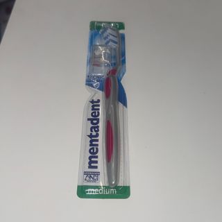 Spazzolino da denti Mentadent Medium (colore random)