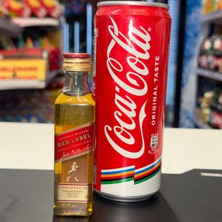 Red Label Whisky 50ml + Coca Cola combo