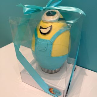 Uovo di Pasqua Artigianale al Cioccolato Fondente Decorato Minions taglia media