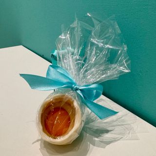 Ovettone al cioccolato bianco artigianale