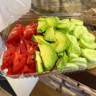 Pomodoro,avocado,cetriolo