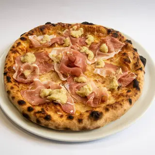 Carciospeck pizza