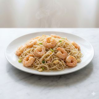 Spaghetti di riso con gamberi