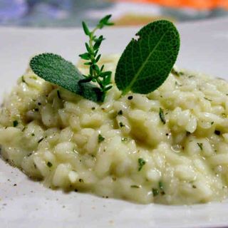 Risotto alle erbe aromatiche e scorza di agrumi