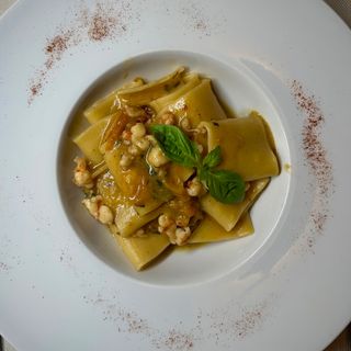 Paccheri alle mazzancolle e ciliegino giallo fresco