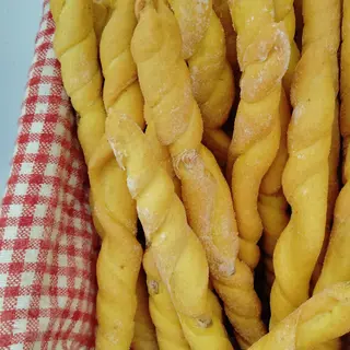 Mezzo Chilo di Grissini Curcuma e Semi di Zucca