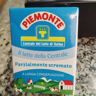 Latte UHT Parzialmente scremato da 500ML