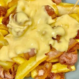 Patatine bacon e cheddar