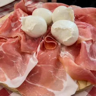 Prosciutto venticano, mozzarella di bufala campana D.O.P. 250gr x 2persone