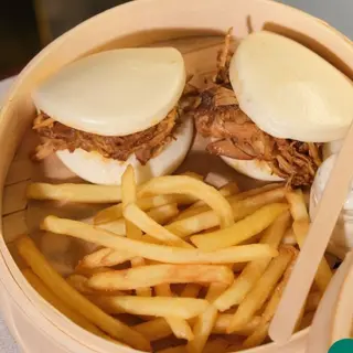 Bao buns con salsiccia e melanzane e patatine stick |  2pz |