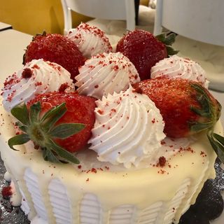 TORTA CHANTILLY E FRUTTA