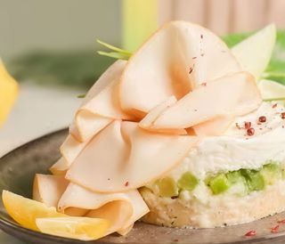 Toast XL mortadella formaggio e pesto di pistacchio
