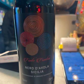Vino rosso nero d avola