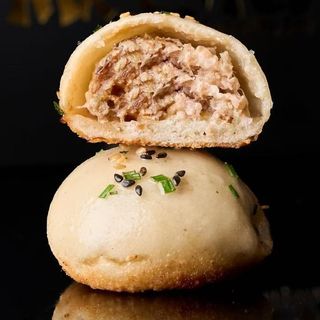Bao alla piastra di maiale e cipolltto - 4 pezzi