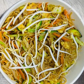 Spaghetti di riso con verdure