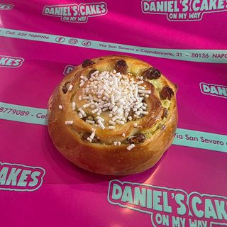 Girella con crema e uvetta