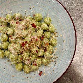 GNOCCHETTI VERDI CON FONDUTA DI GORGONZOLA, SPECK E NOCI