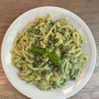 STROZZAPRETI CON PESTO DI BASILICO,FAGIOLINI E PATATE