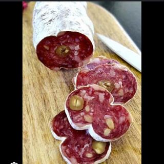 Salsiccia con Nocciole