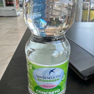 acqua naturale
