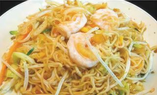 3.Ramen saltato con gamberi e verdure