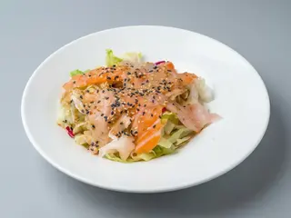 24. Sashimi salada