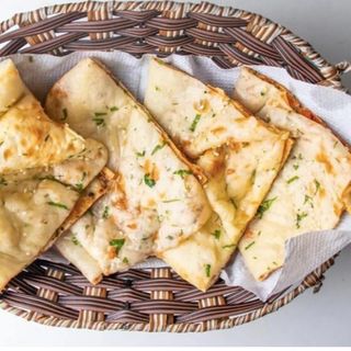 Cheese naan