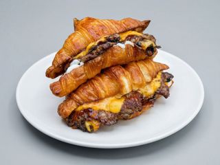 Cornetto cheeseburger