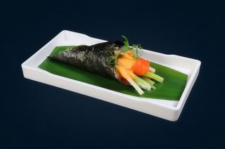 Temaki spicy sake