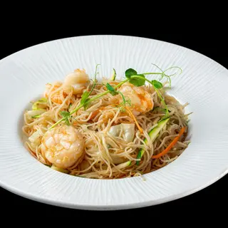 Spaghetti di riso con gamberi