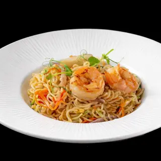 Ramen saltato con gamberi