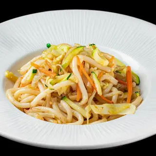 Yaki udon con gamberi
