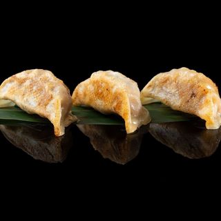 Gyoza con gamberi alla riglia