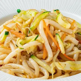Yaki udon con verdure