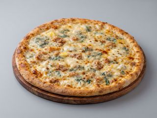 Pizza tonda  quattro formaggi
