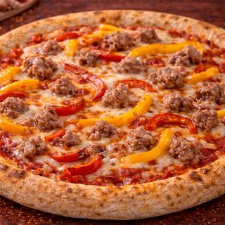Pala di pizza - Peperoni e salsiccia