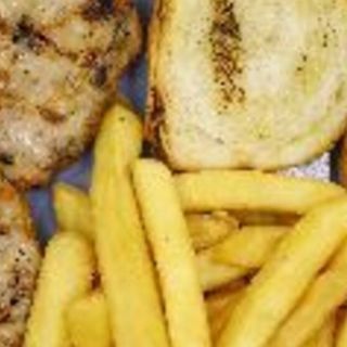 Doppio hamburger di pollo 2x160g. + patatine