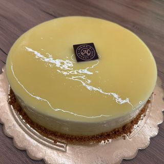 TORTA SEMIFREDDO A LIMONE 10/15 PERSONE