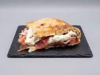 22 Prosciutto crudo sgambato e squacquerone mambelli di romagna