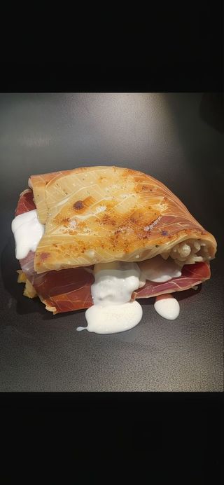 23 Prosciutto crudo sgambato e stracciata di burrata