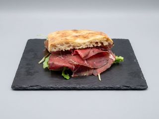 28 Bresaola pernigotti ed insalata misticanza fresca